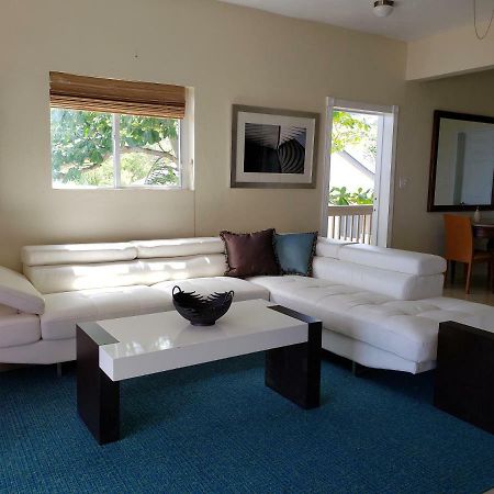 Villa Indigo Sunny 1Br Apartment In Private Gated Estate 夏洛特阿马利亚 外观 照片