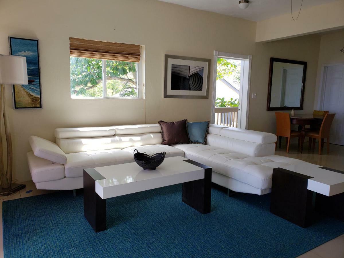 Villa Indigo Sunny 1Br Apartment In Private Gated Estate 夏洛特阿马利亚 外观 照片